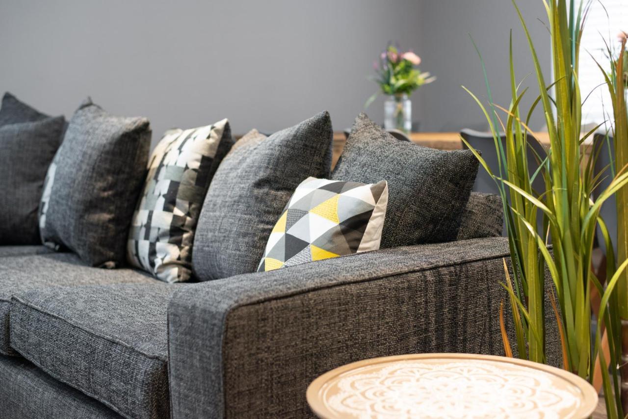 3 Rm Studio, Open-Plan Living, Dining, & Kitchen Llanelli Eksteriør bilde