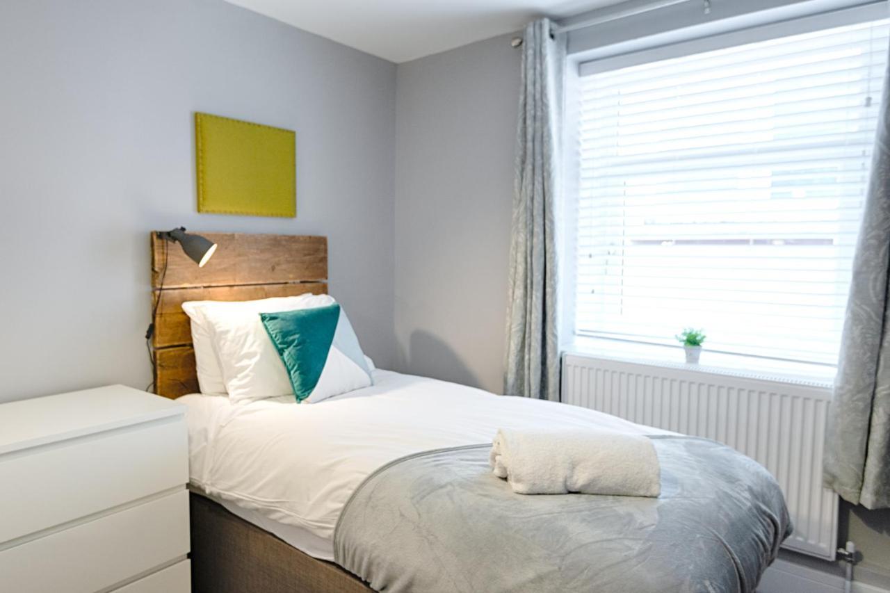 3 Rm Studio, Open-Plan Living, Dining, & Kitchen Llanelli Eksteriør bilde